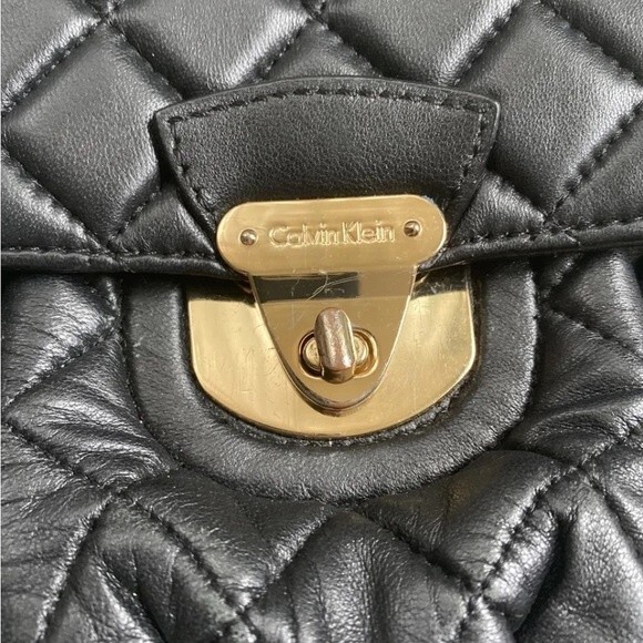 CALVIN KLEIN QUILTED FAUX LEATHER CROSS BODY PURSE SMALL BAG Black - Picture 2 of 10